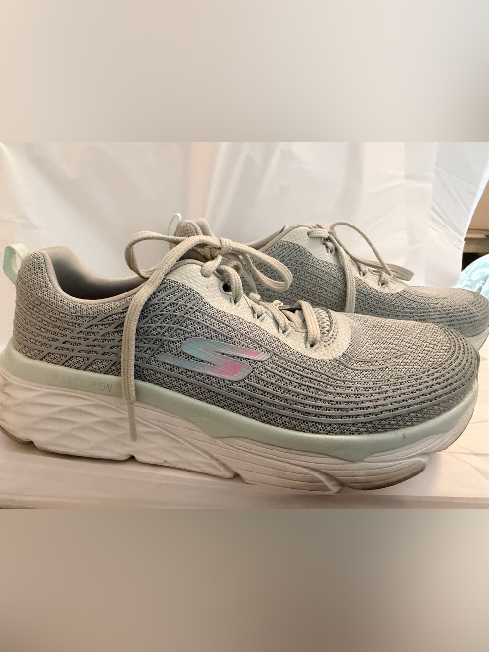 Skechers Women's Light Gray Knit Sneakers with Pastel Logo